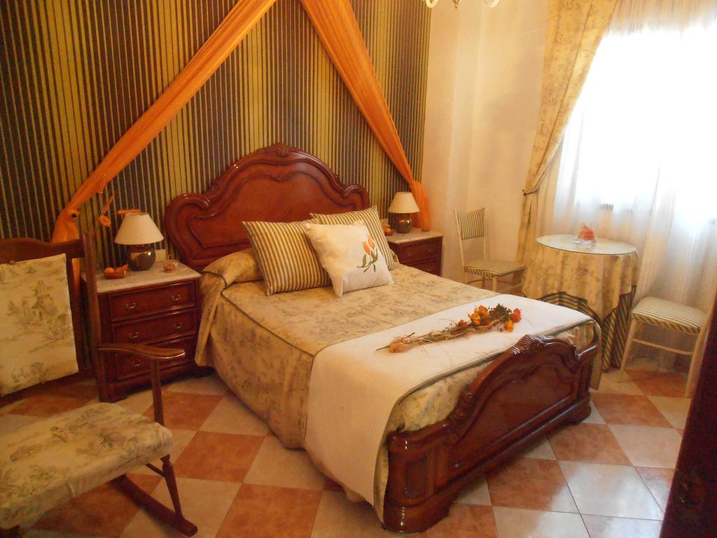 Alojamiento Rural Torre Hueca Pinos Puente Room photo