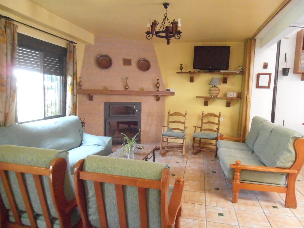 Alojamiento Rural Torre Hueca Pinos Puente Room photo